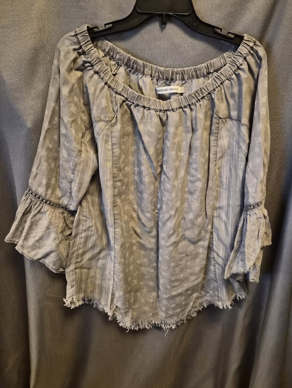 Standard GRACE Gray Off-the-Shoulder Peasant Top Large